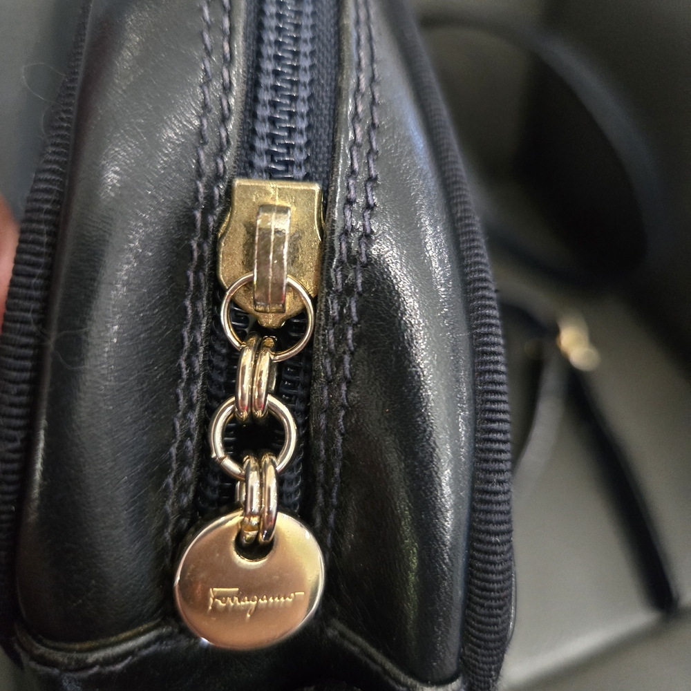 Salvatore Ferragamo Navy Vara Bow Leather Crossbody Bag - Picture 5 of 8